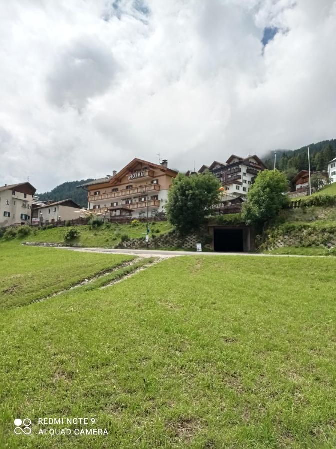 Hotel Millefiori Vigo di Fassa Exteriör bild