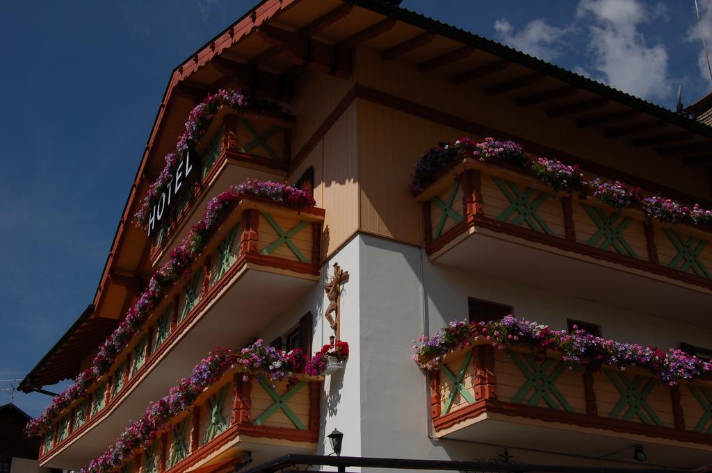 Hotel Millefiori Vigo di Fassa Exteriör bild