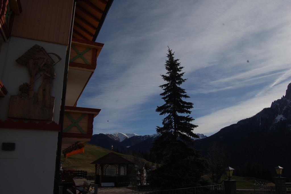 Hotel Millefiori Vigo di Fassa Rum bild